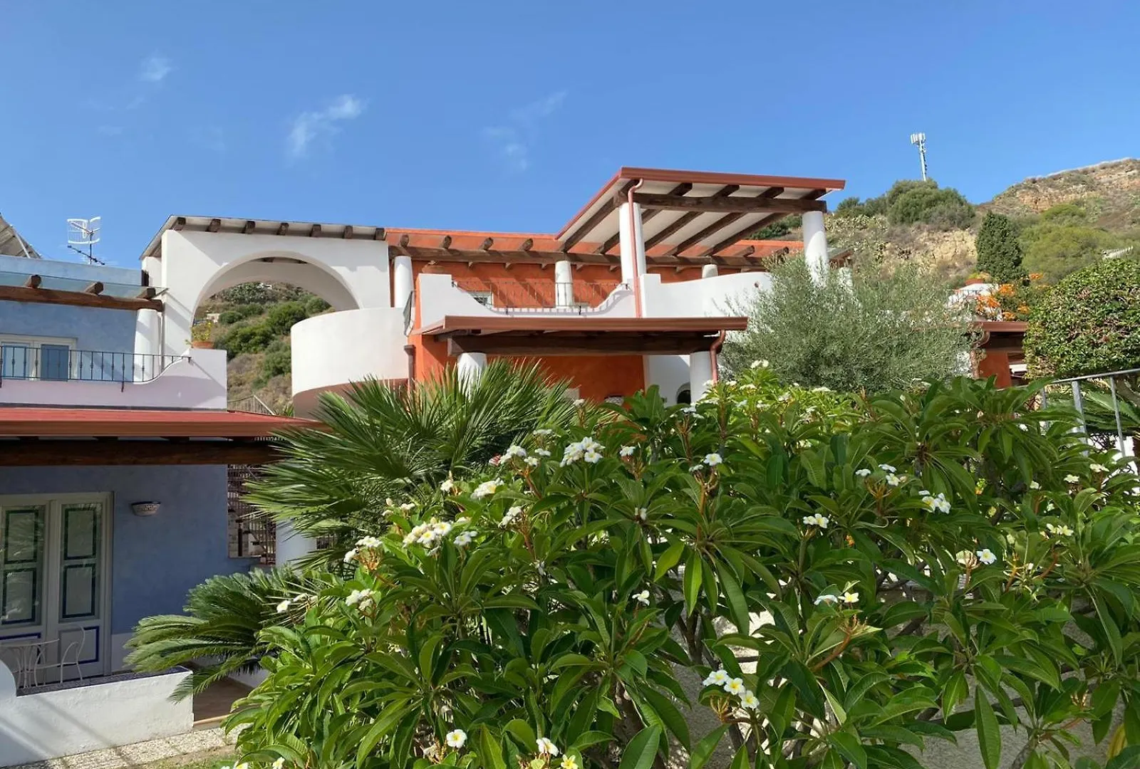 Hotel Bougainville Lipari  4*, Lipari (Isola Lipari)
